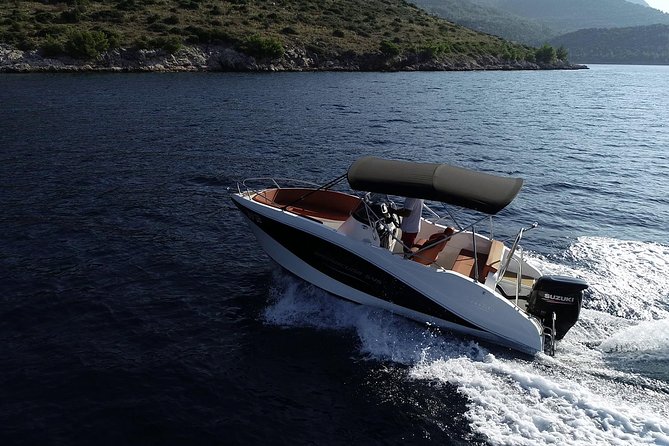 2 hours Elafiti Islands Private Tour by Barracuda 545 - Cruising past Lokrum and Koločep from the water