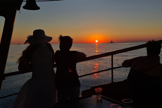 3hours all inclusive Sunset&Dolphin Tour from Medulin on Sandra - Porer Lighthouse Views and Sunset Timing at Sea