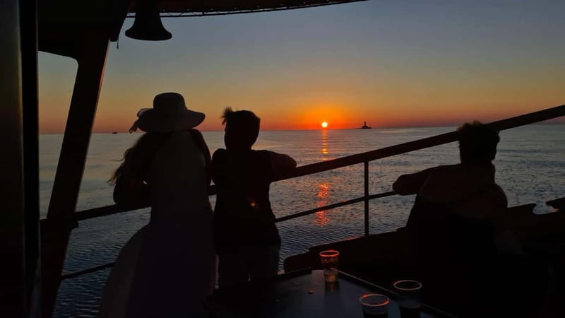 3hours Dolphin Sunset watching with unlimited drinks +dinner - Medulin to Kamenjak: the easy, scenic start