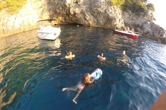 4h / 6h / 8h Elaphite Islands Tour with 6.5m/21FT SunDeck Boat - The cave start: Kolocep and the Blue Cave (swim, snorkel, relax)