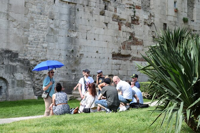 90-min Diocletian Palace Walking Tour - St. Domnius Cathedral sights from the outside, then go in later