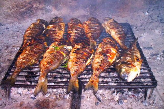 All-inclusive Gastro Blue Cave Tour from Split - The islands between the cave and the beach: Milna, Vis, Hvar, Solta