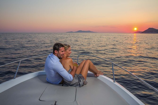 Amazing Sunset by private boat - Seaward sights: Sv. Ivan, Fovrijenac, Revelin Fortress, and the walls