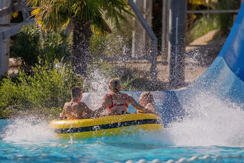Aquapark Istralandia Entrance Tickets - Slides and pools: how the wave pool changes the mood