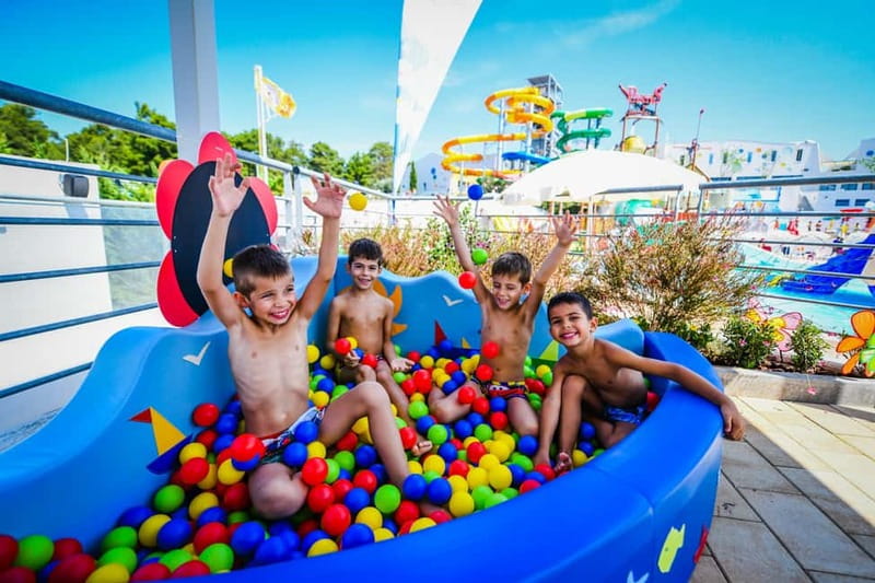Aquapark Istralandia Entrance Tickets - Tickets at Istralandia: priced by height, not age