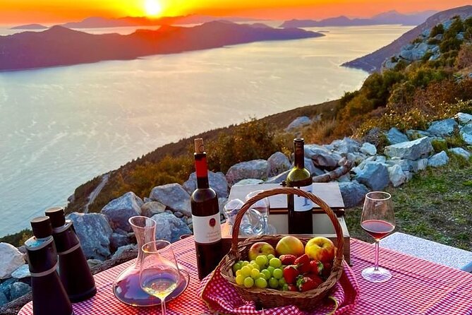Authentic private viewpoint wine&dine tour - Pelješac at Milos Winery: Meet the Winemakers