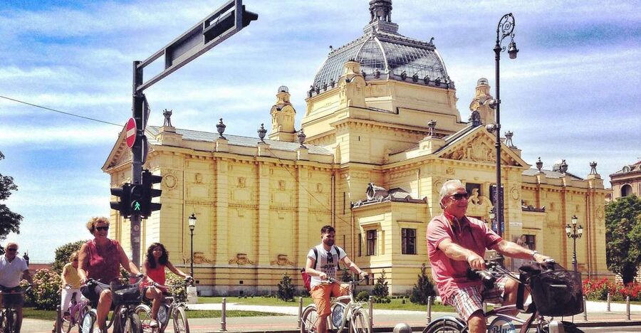 Best of Zagreb: 4-Hour Cycling Tour - Novi Zagreb: different scenery, different eras