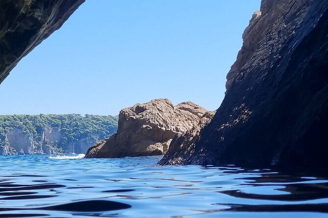 Blue and Green Cave Tour from Dubrovnik,private speed boats - Blue Cave, Green Cave, and Smaller Caves: How the Timing Works