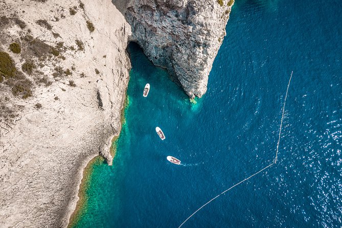 Blue Cave and Hvar Tour - 5 Islands Tour from Split and Trogir - Guides and skipper: what makes or breaks the day