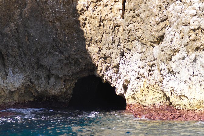 Blue Cave and Pakleni Islands group Tour from Hvar - Boat comfort, speed, and the seasickness question