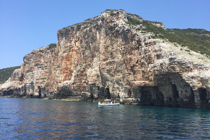 Blue Cave and Town Hvar with 5 Island Boat Tour - Hvar old town time: what you get in 1.5 hours