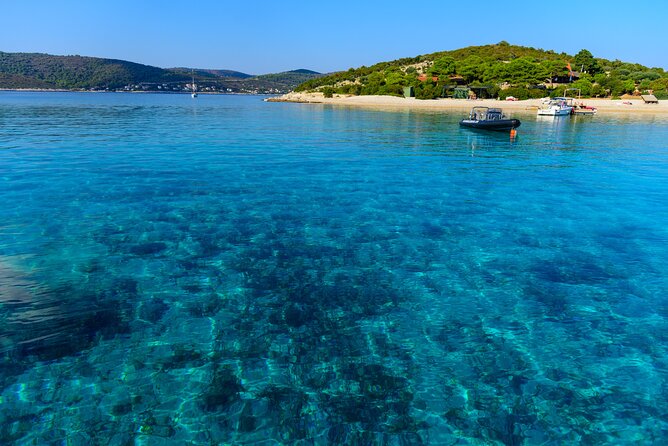 Blue Cave and Town Hvar with 5 Island Boat Tour - Meeting at Stina Winery in Bol, and why that matters