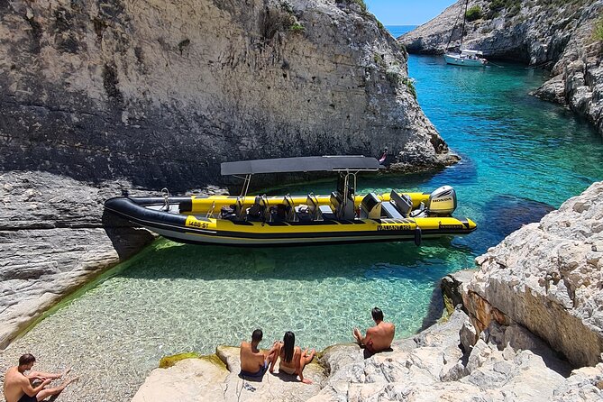 Blue cave & Hvar, 5 islands speed boat tour with unique boats from Split - Stiniva Cove: a quick scenic hit that sets up the water time