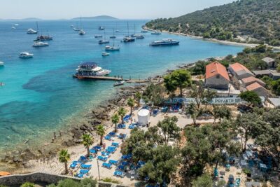 Blue Lagoon & 3 Islands Cruise with Lunch from Split