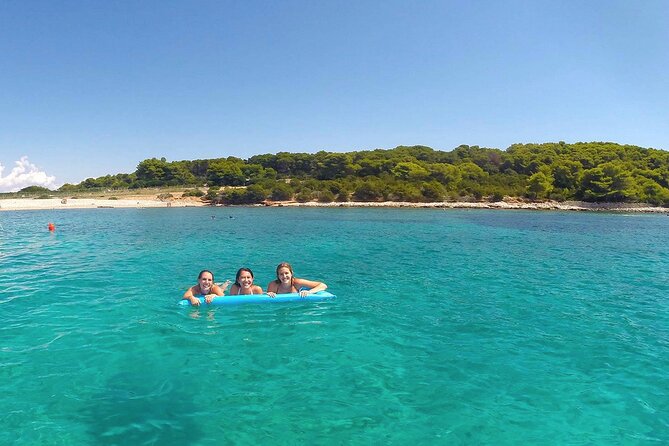 Blue Lagoon and Trogir Half-Day Speedboat Tour from Split - Stop 3: Okrug Gornji and a relaxed sea break (plus Beach Bar Borkko)