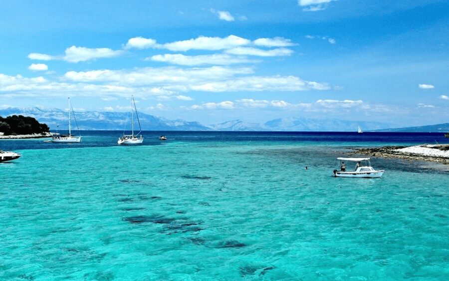 Blue Lagoon Boat Tour from Trogir with Lunch and Drinks - Split free time: one hour to enjoy, not to overplan