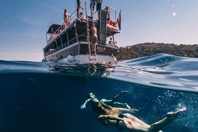 Blue Lagoon & Šolta Island from Trogir LUNCH & DRINKS INCLUDED - Crew, boat quality, and group size: what you should expect
