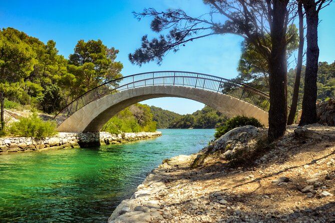 Boat Tour to Mljet National Park & 3 Islands - Boat setup, safety gear, and the real comfort factor