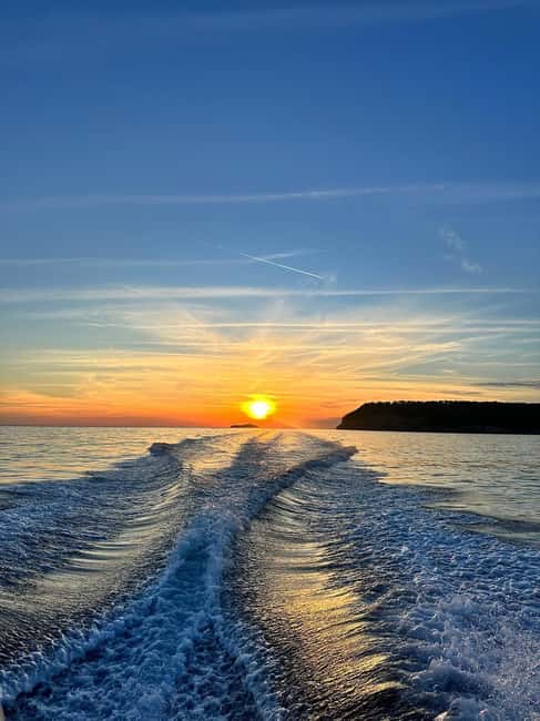 Cavtat: Romantic Sunset Cruise with Unlimited Drinks - Why a Cavtat sunset cruise feels like the real deal