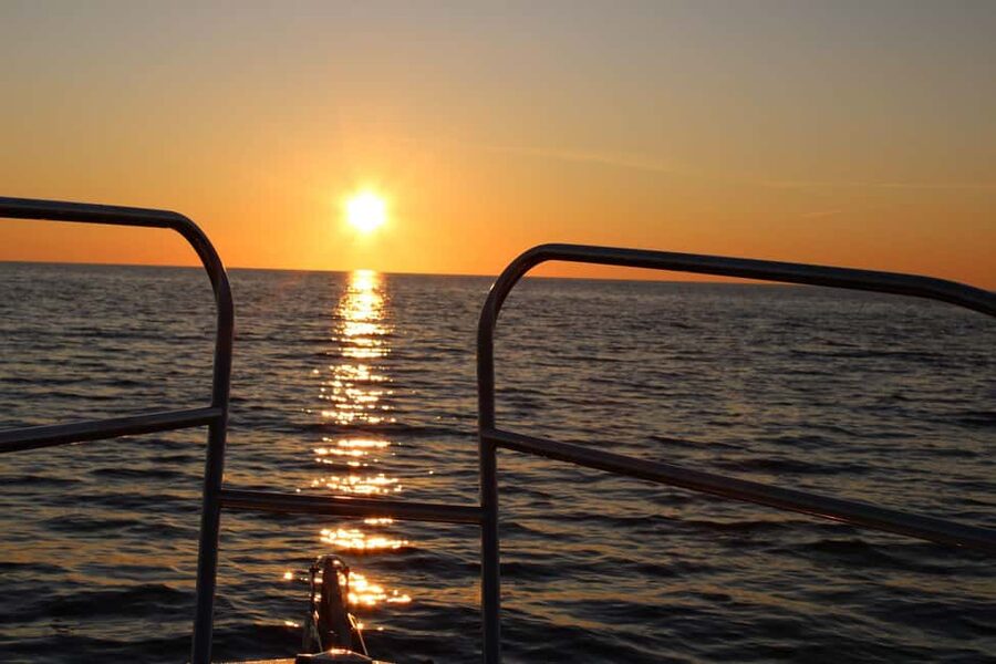 Cavtat: Romantic Sunset Cruise with Unlimited Drinks - The 45-minute timeline: what you actually do on board