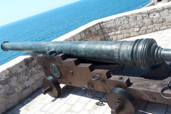 City Walls Legends and Facts Tour - Walking the walls with navigation and commentary