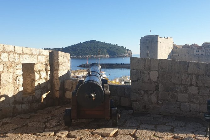 Classical Dubrovnik Private Tour - Luza Square and Orlando’s Column: civic power around the corner from the sea
