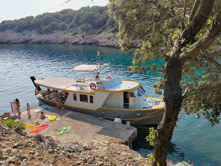 Cruise at Golden Beach and Blue cave, explore island Plavnik - Krk to Plavnik in one smooth half day