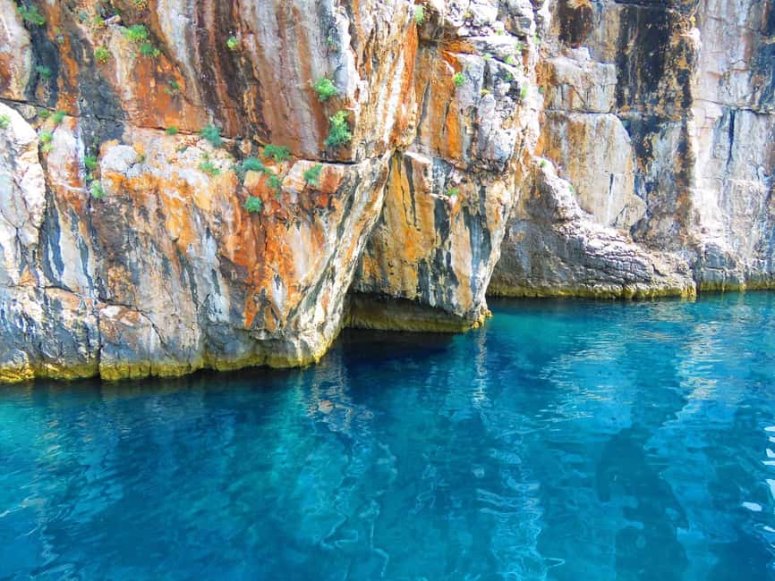 Cruise at Golden Beach and Blue cave, explore island Plavnik - Kormat stretch: seagulls, hand feeding, and deck fun