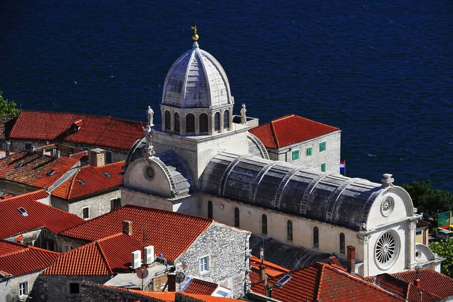 Dalmatian Delights: Food & Wine Tour from Split or Trogir - Šibenik sightseeing: city time plus the St. Jacob’s Cathedral stop