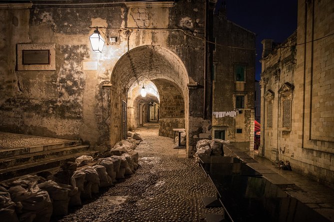 Dark Tales of the Old Town - Price and Value for a Licensed 90-Minute Evening