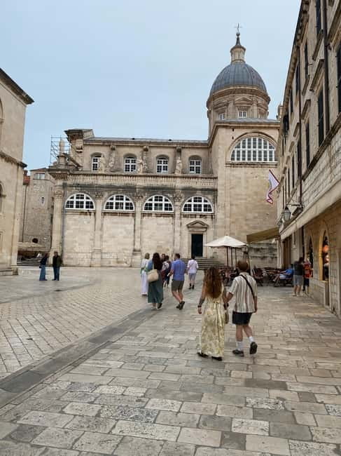 Discover the Old Town of Dubrovnik - Entering Dubrovnik from the Pile area, not the tourist conveyor belt