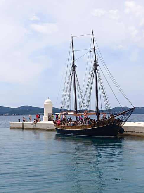 Discover Zadar privately: Individual guided tour in German - From Porta Nova to the Sea Organ, a 2-hour route that fits your day
