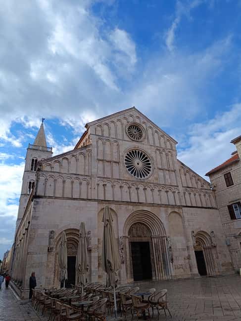 Discover Zadar privately: Individual guided tour in German - UNESCO city walls and Kopnena vrata, fortifications with real stories