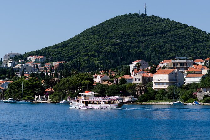 Dubrovnik: 3 Islands Boat Tour with Lunch & drinks(FR, ES, EN) - Lunch, drinks, music, and onboard comfort (the stuff that decides your mood)