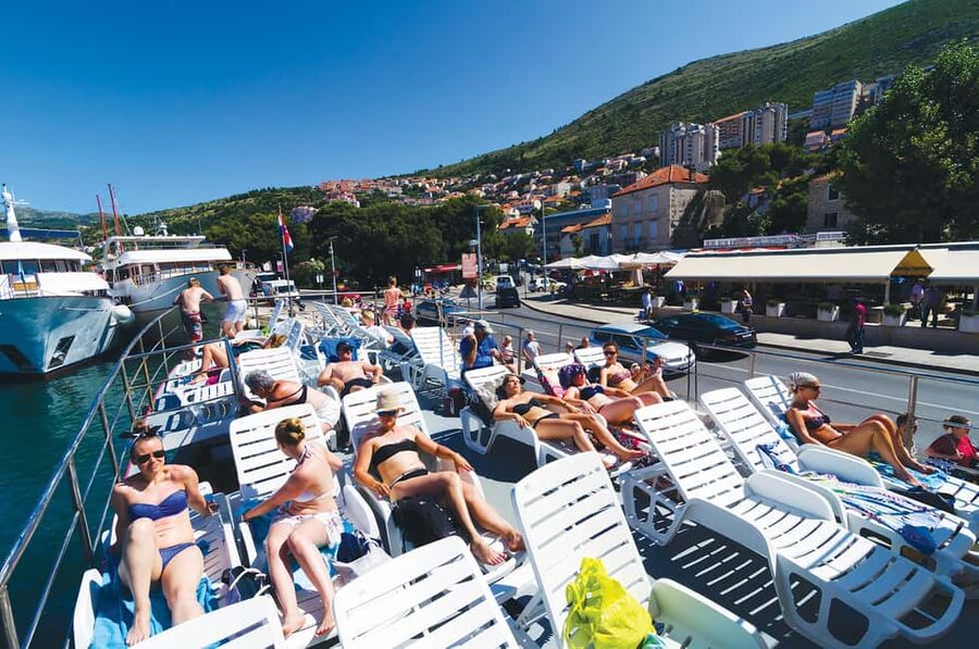 Dubrovnik: 3 Islands Fun Boat Trip with Drinks (FR, ES, EN) - The morning cruise to Lopud: time to settle in