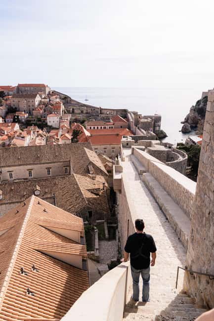 Dubrovnik: City Walls Guided Tour-Small Group Experience - Medieval architecture plus viewpoint time: how you’ll use your camera