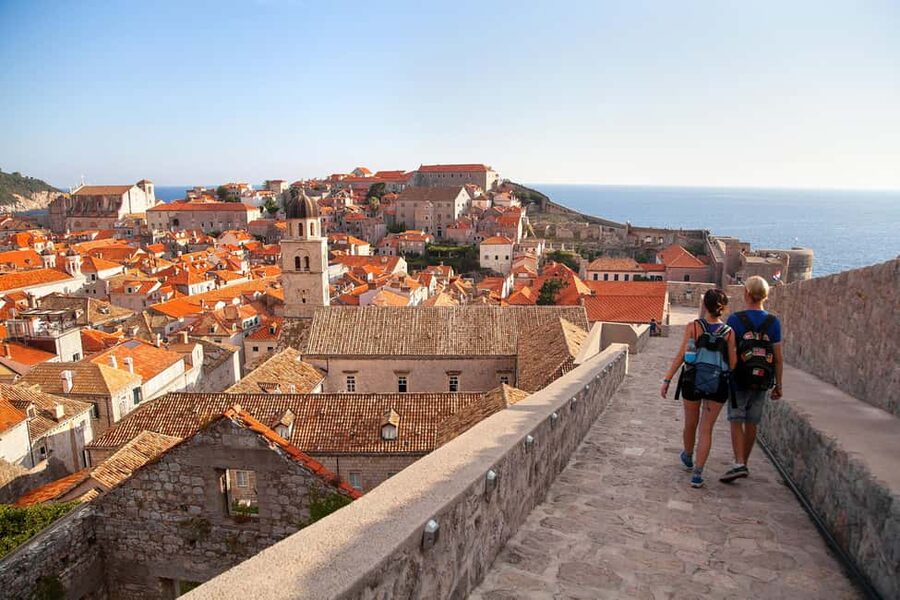 Dubrovnik: City Walls, Old Town Walking Tour & Adriatic View - Quiet stops along the way, plus museum and synagogue moments