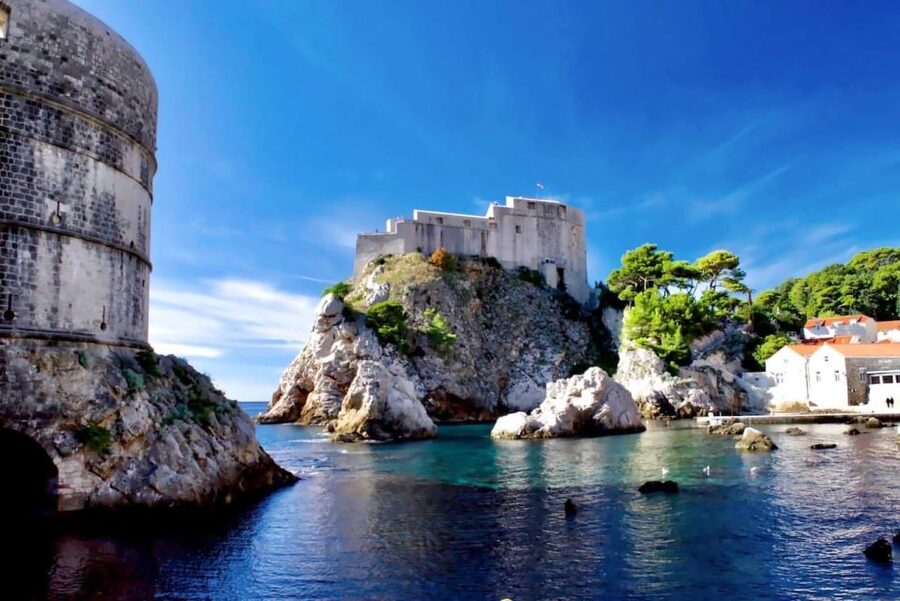 Dubrovnik: City Walls Tour for Early Birds & Sunset Chaser - What to bring for a smooth early bird or sunset-chaser walk