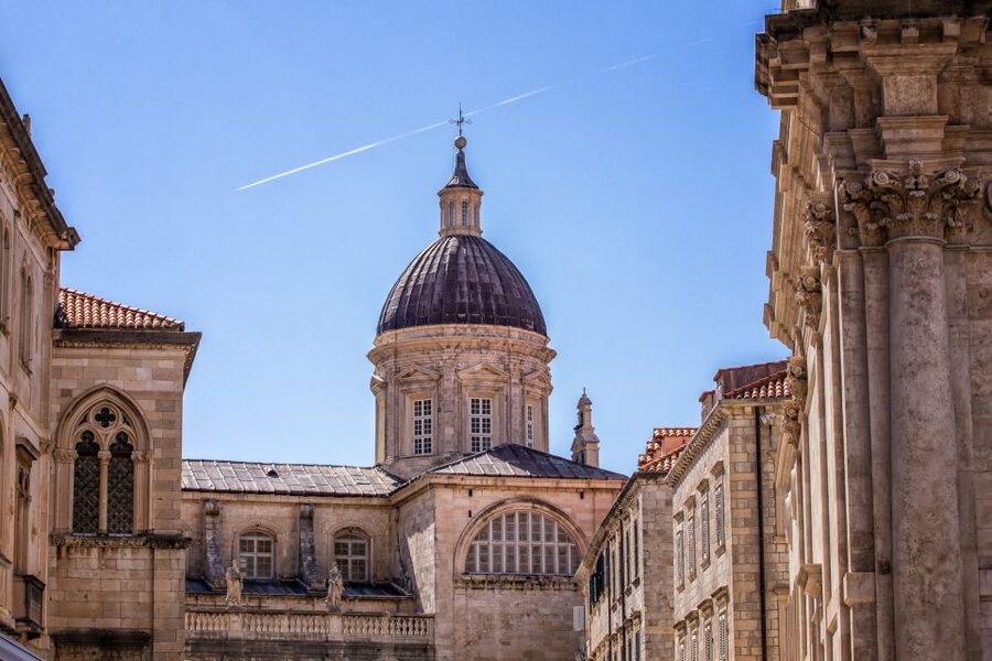Dubrovnik: Early Bird Walking Tour - Orlando’s Column, Sponza Palace, and Rector’s Palace: the Old Town highlight run