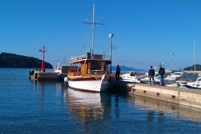 Dubrovnik Elafiti Islands Cruise with Lunch, Drinks and Pickup - Weather Matters, and So Does How the Crew Responds