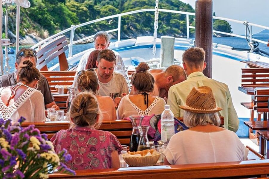 Dubrovnik: Elaphite Islands Cruise with Drinks/Lunch Options - Šipan: short guided context, then freedom to explore