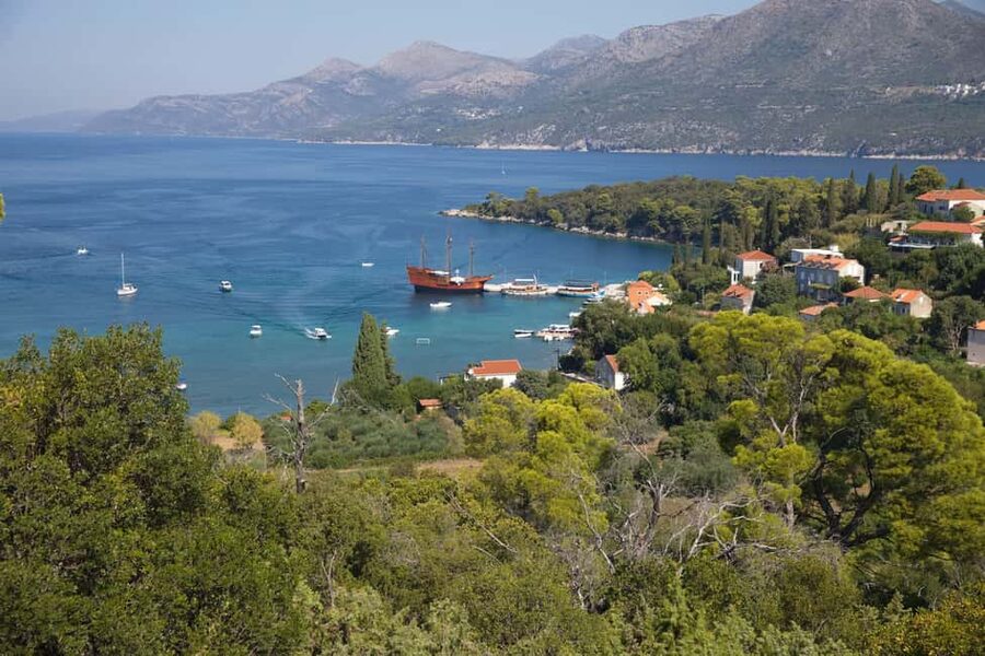 Dubrovnik: Elaphiti Island Luxury Pirate Ship Cruise - Šipan and Suđurađ village: village time, wine tasting, and snorkeling
