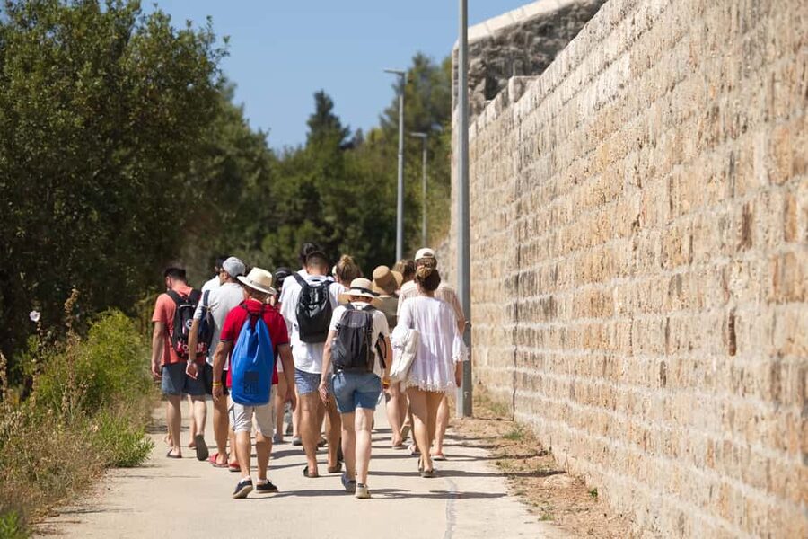 Dubrovnik: Elaphiti Island Luxury Pirate Ship Cruise - Lopud and Šunj Beach: the long free window, Fort Sutvrač, and lunch options