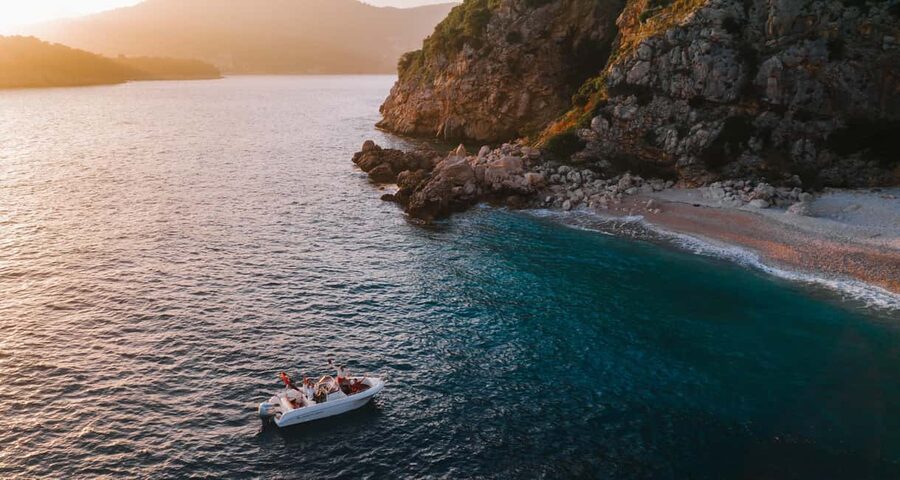 Dubrovnik:Elaphiti Islands and caves Private Speedboat Tour - Cruising Koločep and the Dubrovnik coastline from the water