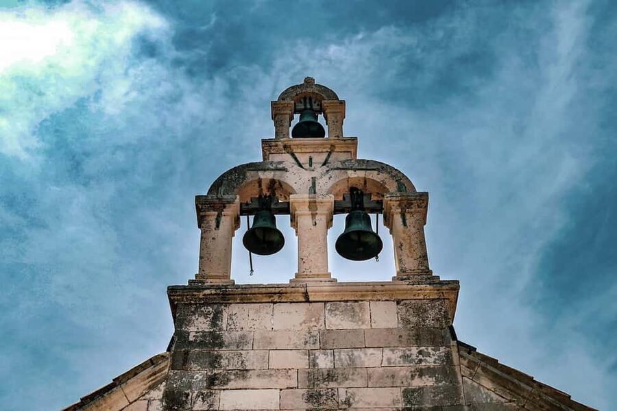 Dubrovnik for Kids: A Playful Family Walking Tour Experience - Meeting at Pile Gate, starting where the story makes sense