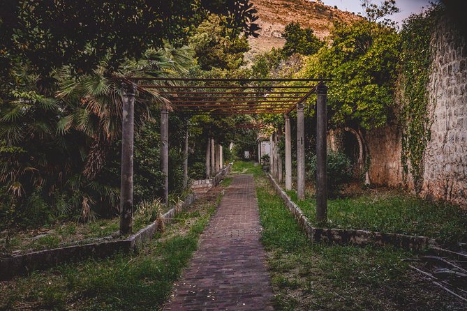 Dubrovnik Ghosts and Mystery Walking Tour - Stop 2 in Gradac Park, the old hospital, and quarantine connections