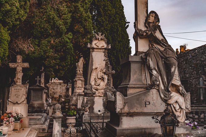 Dubrovnik Ghosts and Mystery Walking Tour - Stop 1 at Boninovo, padlocks by the sea, and a haunted 16th-century palace