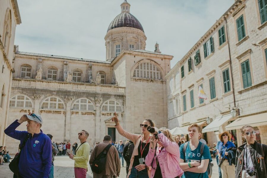 Dubrovnik: Guided Old City Walking Tour - Finding Your Tour Start at Amerling Fountain, Pile