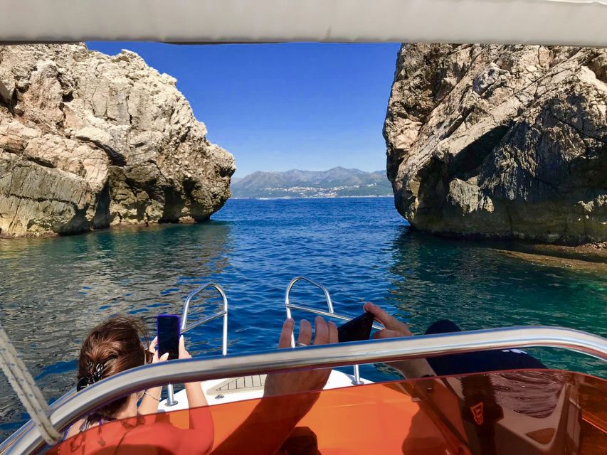 Dubrovnik: Half-Day Boat Tour to Elaphite Islands 4h - Three Sister Cave and the cruising views in between