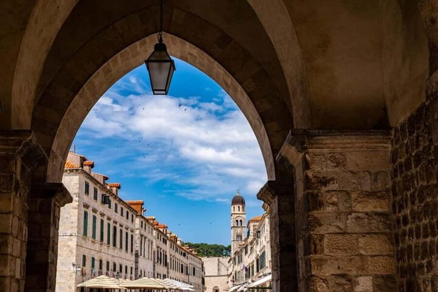 Dubrovnik : Must-See Private Walking Tour With A Guide - Starting at the Jewish Fountain, a Smart Way to Orient
